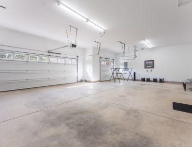 Spacious garage with storage and workspace at Trail House golf rental near Bandon Dunes
