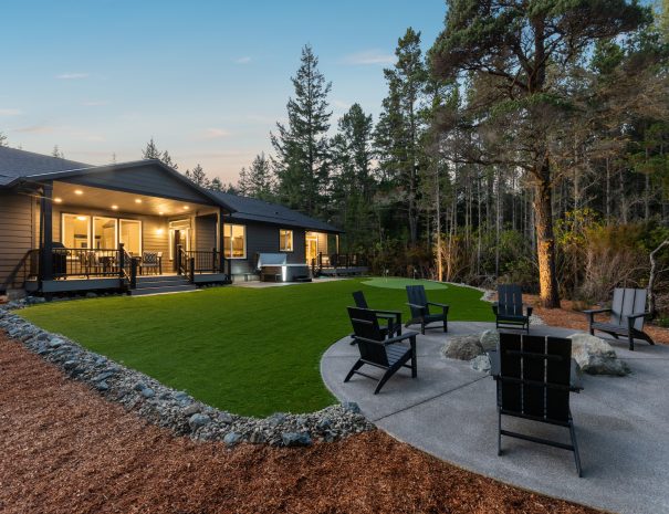 Trail House exterior entrance near Bandon Dunes Golf Resort