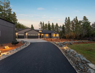 Side view of Trail House Bandon Dunes rental property